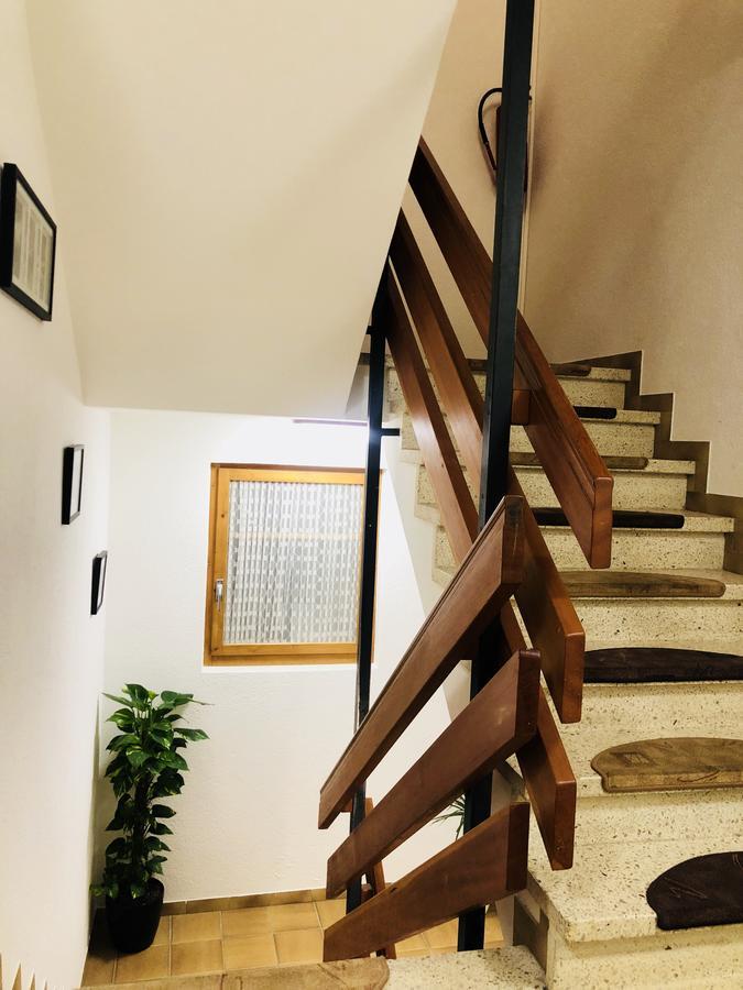 Qi-lin Restaurant Hotel *